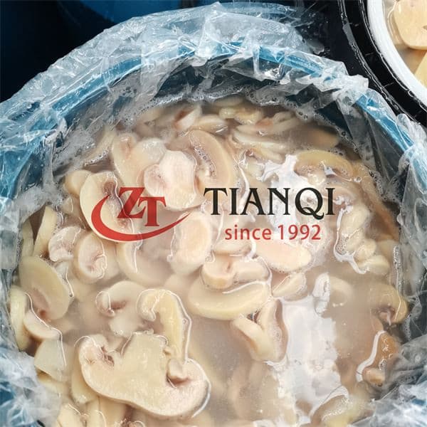 50 кг соленых грибов в бочках