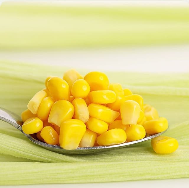 340 г легко открытой консервированной сладкой кукурузы