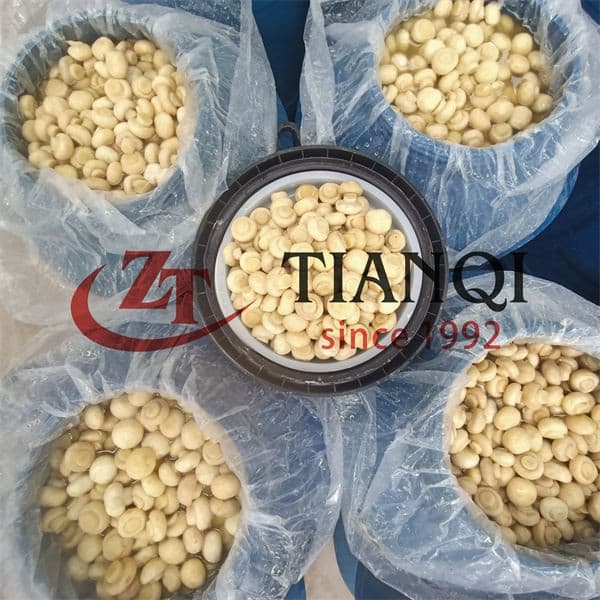 Целые шампиньоны в рассоле