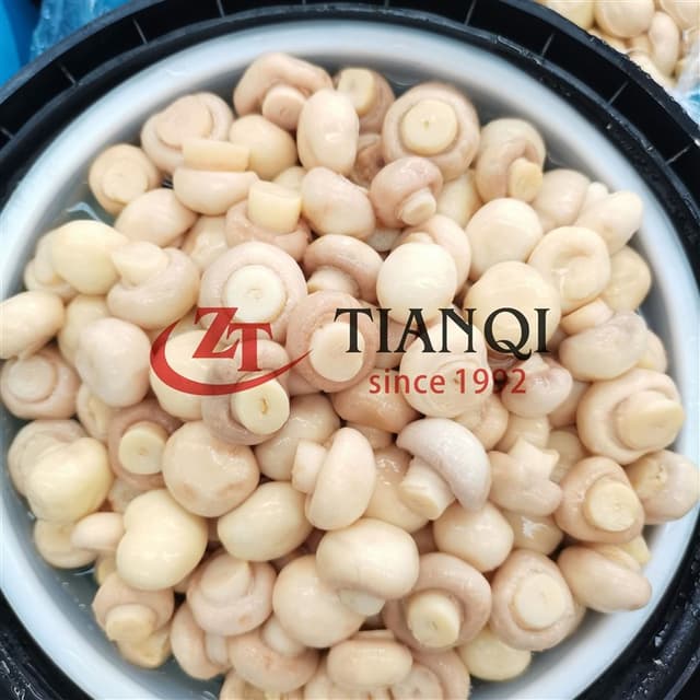 Целые консервированные шампиньоны