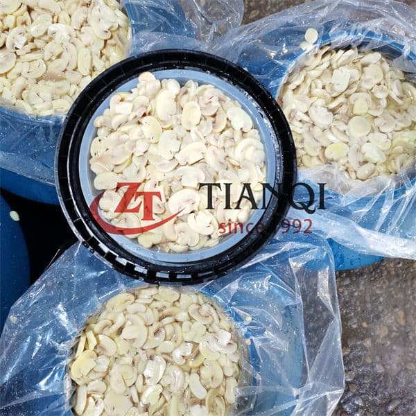 Консервированные грибы в уксусе в бочках