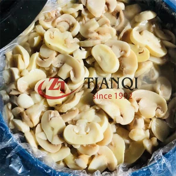 Грибы шампиньоны в бочке