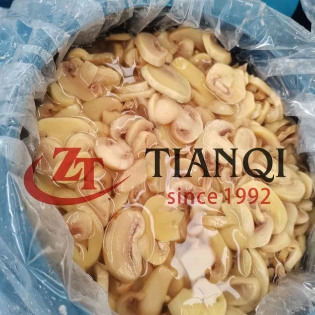 48 кг шампиньонов соленых в бочках